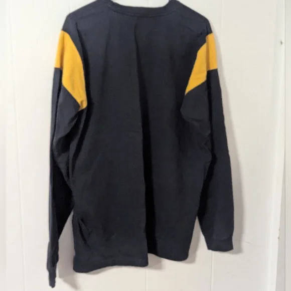 Vintage 90's Billabong Men's Navy and Yellow Long Sleeve Tee - Picture 2 of 4